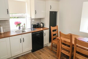 Dishwasher, cookware/dishes/utensils - Greenfield House (Cloone)