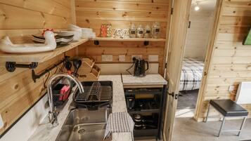 Cookware/dishes/utensils