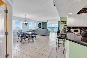 Interior - Oceanfront 4BR/3BA  Luxury Condo in the Laguna Keys in Cherry Grove (North Myrtle Beach)