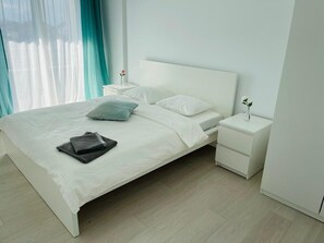 3 chambres, fer et planche à repasser, Wi-Fi gratuit, draps fournis