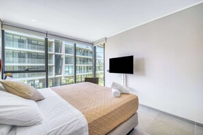 3 bedrooms, iron/ironing board, WiFi - Signature Home W/ Pool & Balcony in Las Condes (Vitacura)