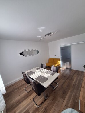 Unclassified image, 2 of 19, button - Vrbo Property (Wuppertal)