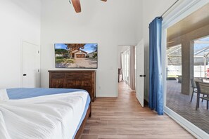 4 bedrooms, iron/ironing board, travel cot, WiFi - Bridgeford Splash Retreat | Pool | Near Disney (Davenport)