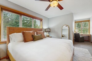 3 bedrooms, iron/ironing board, Internet, bed sheets - Scenic Chalet with gas fireplace & mountain views, dog-friendly (Cle Elum)