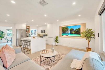 2 Homes Together, HTD pool, Jacuzzi, Fire pit