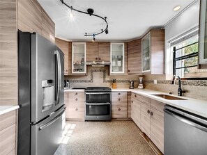 Fridge, microwave, oven, stovetop - 🌴 Private Pool Oasis • 2BR Family Retreat • Near Beach • World Cup Ready (Hollywood)