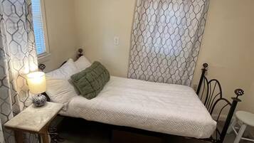 2 bedrooms, desk, iron/ironing board, travel crib