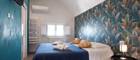 1 bedroom, in-room safe, iron/ironing board, free WiFi