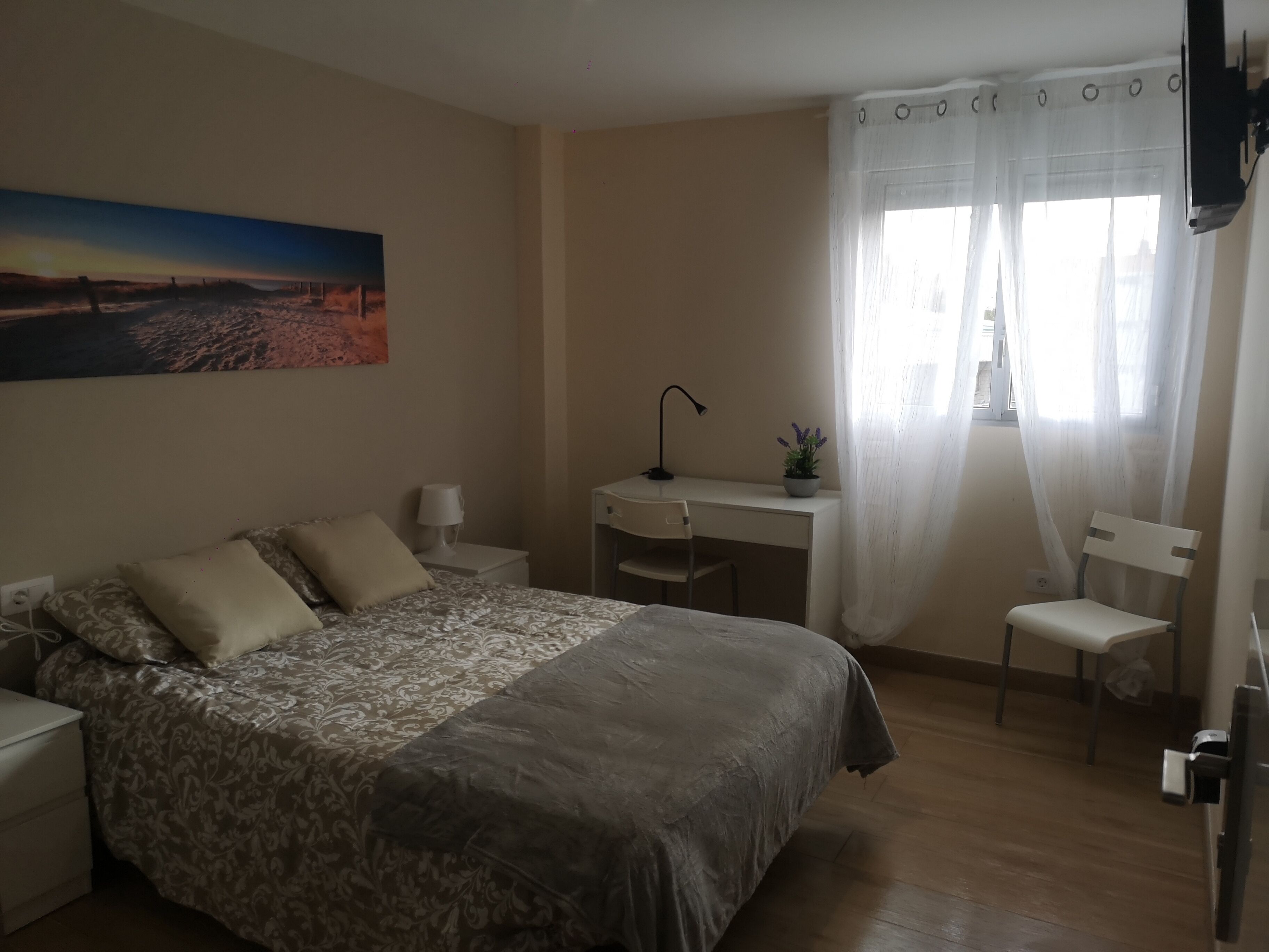 6 dormitorios, tabla de planchar con plancha, wifi y ropa de cama