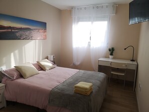 6 bedrooms, iron/ironing board, WiFi, bed sheets - Full apartment 13 beds and 3 bathrooms near the airport North La Laguna Tenerife (La Laguna)