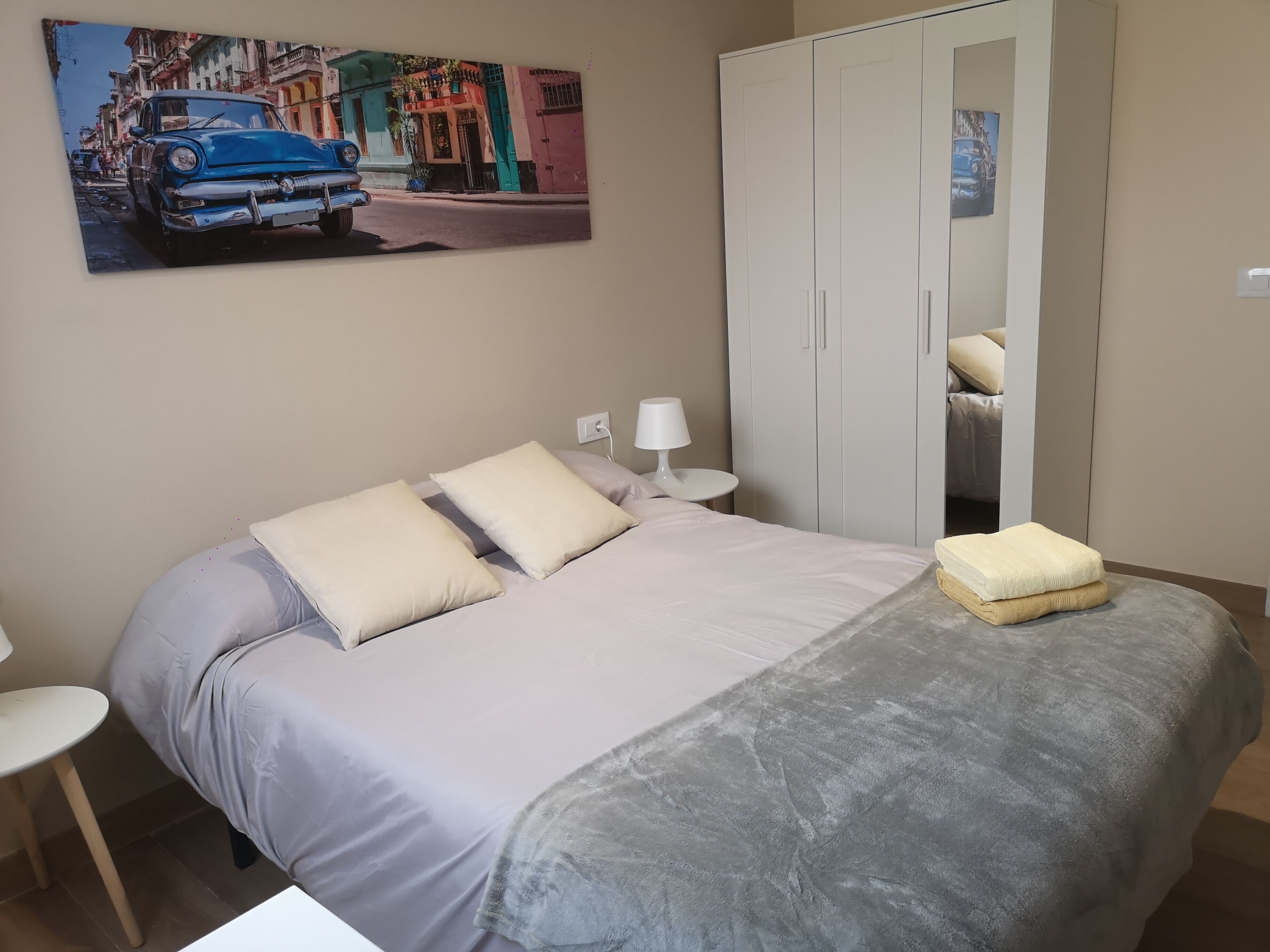 6 quartos, ferros/tábuas de passar roupa, Wi-Fi, roupa de cama