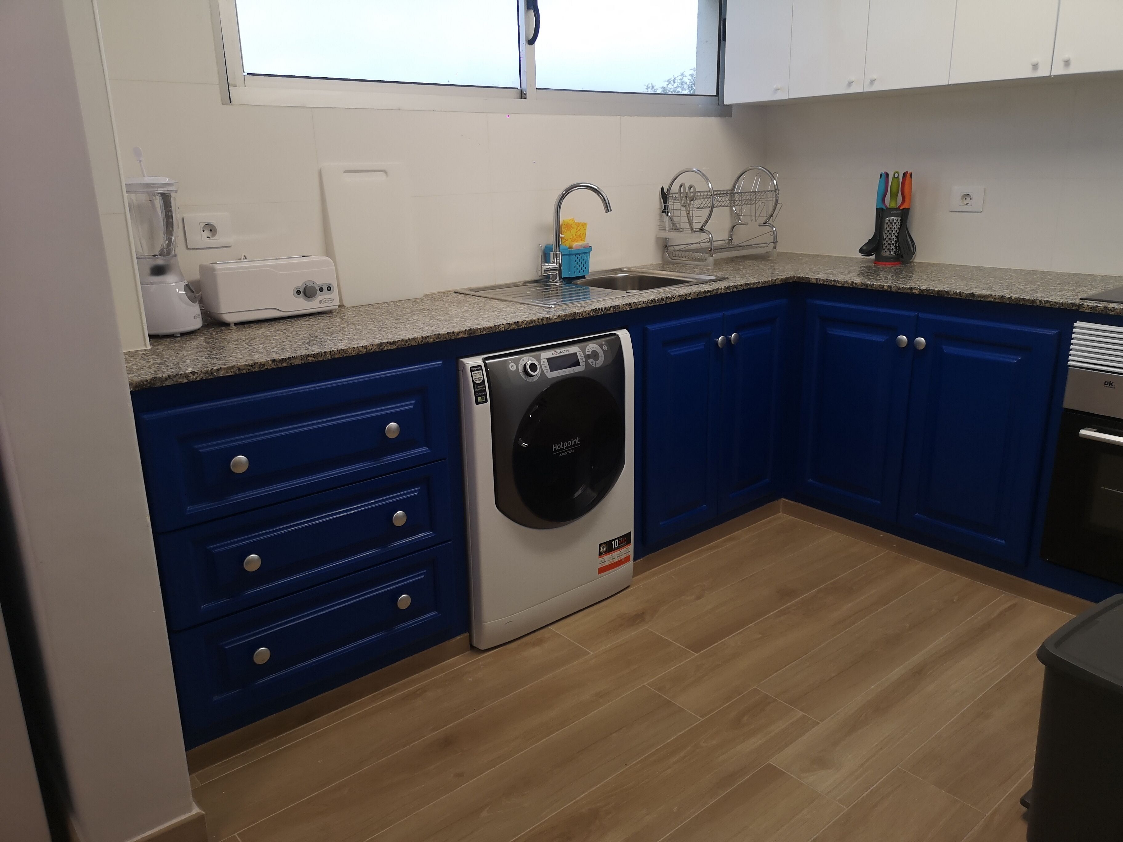 Micro-ondes, four, plaque de cuisson