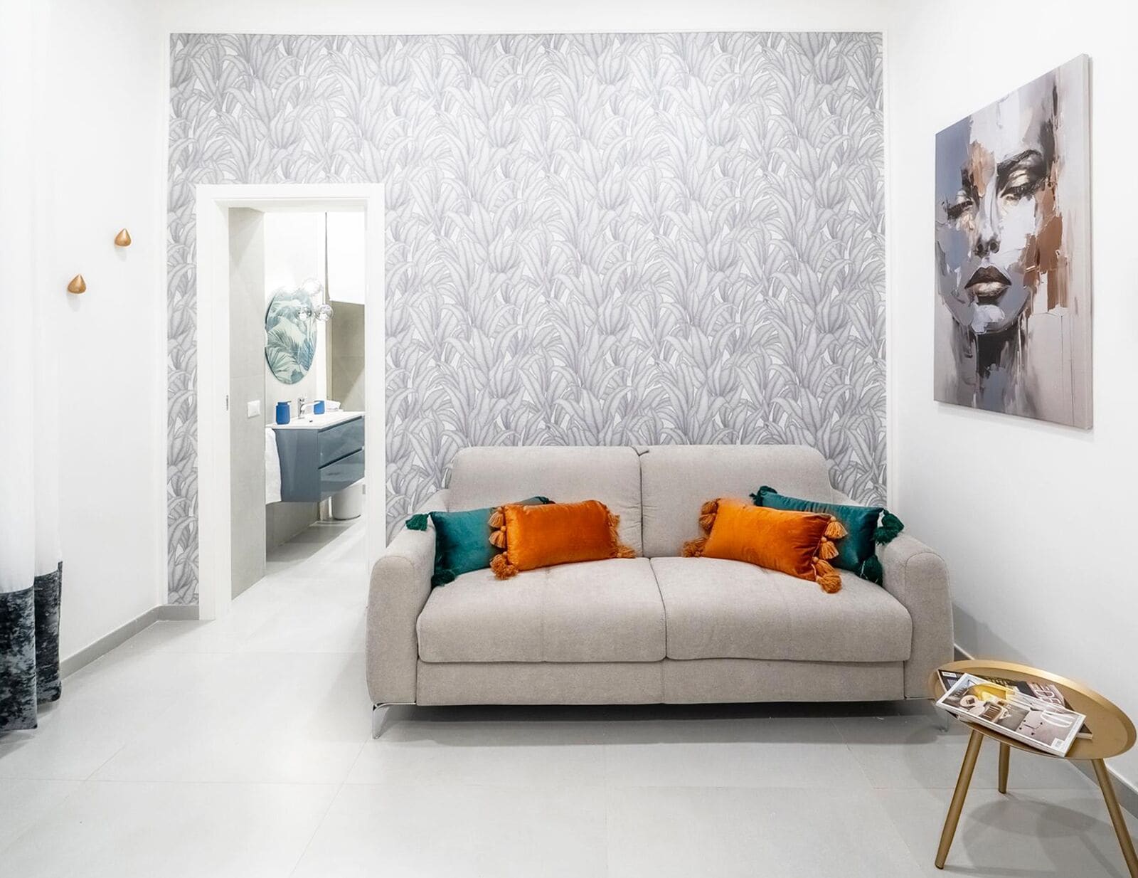 Deluxe Quadruple Room | Living area