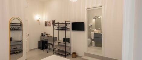 Deluxe Double Room, 1 Bedroom, Non Smoking | In-room safe, blackout drapes, soundproofing, free WiFi