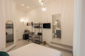 Deluxe Double Room, 1 Bedroom, Non Smoking - ViSi di napoli (Naples)