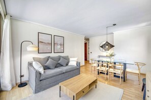 TV - Arauco Urban - Apart in Las Condes near Parque Arauco (Las Condes)