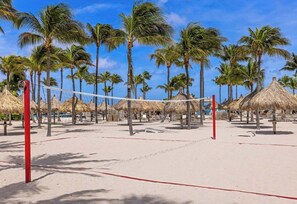 Sports court - Marriott's Aruba Surf Club | 2BR/2BA Oceanside (Noord)