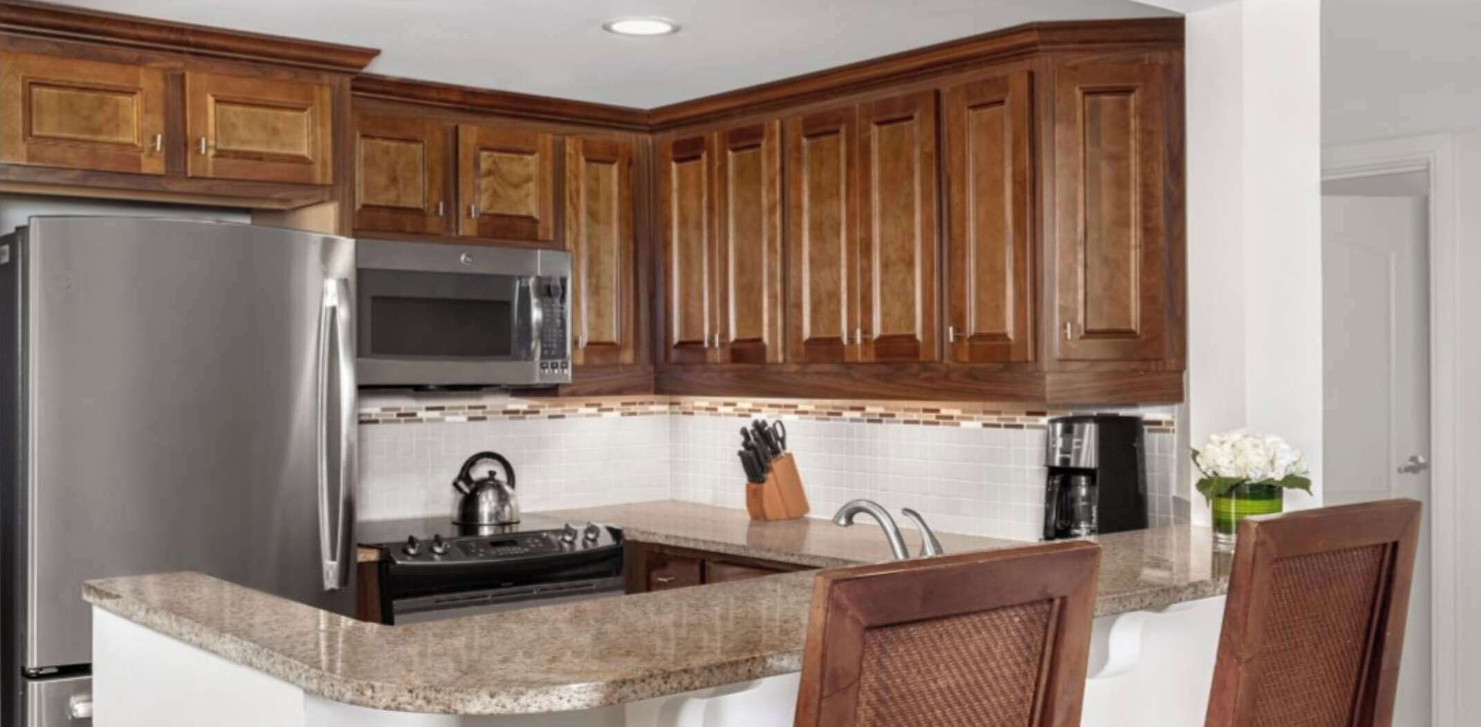 Fridge, microwave, stovetop, dishwasher