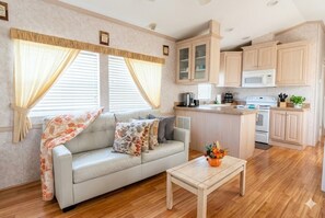 Smart TV - 2650 Holiday Trails, Unit 103 – Sandcastles Resort
Kissimmee, Florida 34746 (Kissimmee)