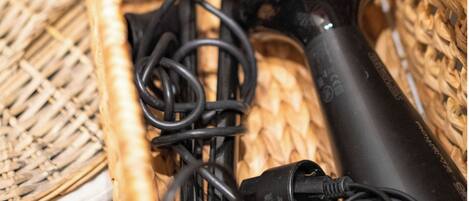 Doccia, asciugacapelli, bidet, asciugamani