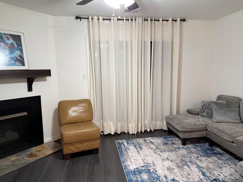 centrally located 2 master suite main level stylish condo