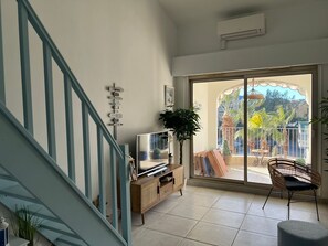 Interior - Bright apartment with pool in Mandelieu (Mandelieu-la-Napoule)