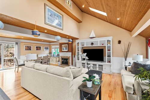 Cozy 3BR Annapolis sleeps 10 Private Deck, Parking