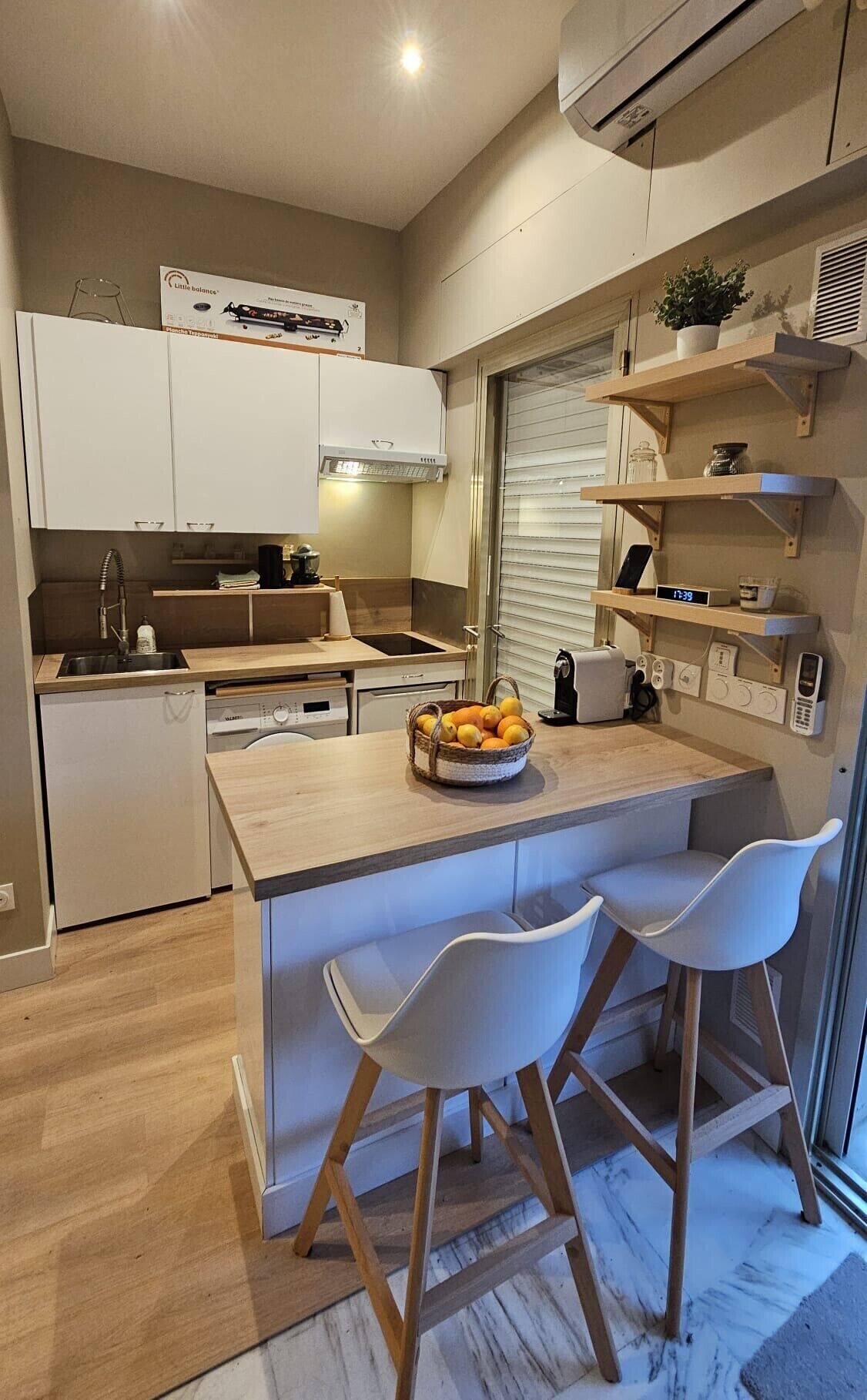 Réfrigérateur, micro-ondes, four, lave-vaisselle