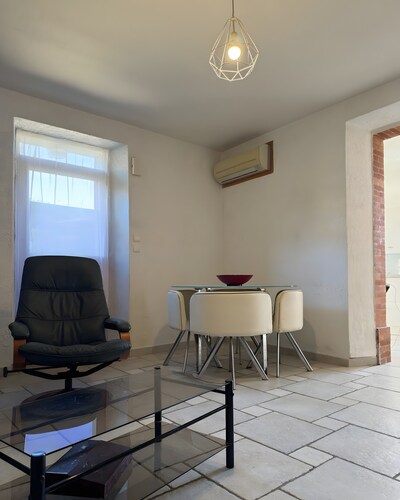 Cottage 'Gîte 4 Personnes – Drôme Provençale' with Shared Terrace, Wi-Fi and Air Conditioning