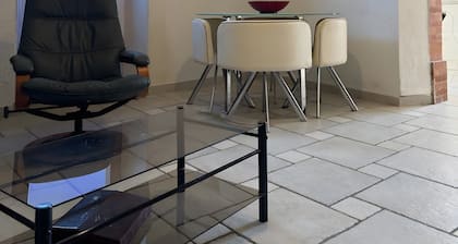 Cottage 'Gîte 4 Personnes – Drôme Provençale' with Shared Terrace, Wi-Fi and Air Conditioning