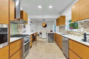 Fridge, microwave, oven, stovetop - Luxury 4BR Coconut Grove Home w/ Pool & BBQ (Miami)