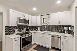 Fridge, microwave, oven, stovetop - Remodeled 2BR Central PHX Gem w/ Free Parking (Phoenix)