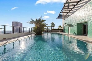 Pool - Downtown Luxury Condo withPool & Skyline Views (Miami)