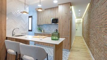 Căn hộ (3 Bedrooms) | Bếp riêng | Lò vi sóng, lò nướng, bếp nấu, dụng cụ pha cà phê/trà