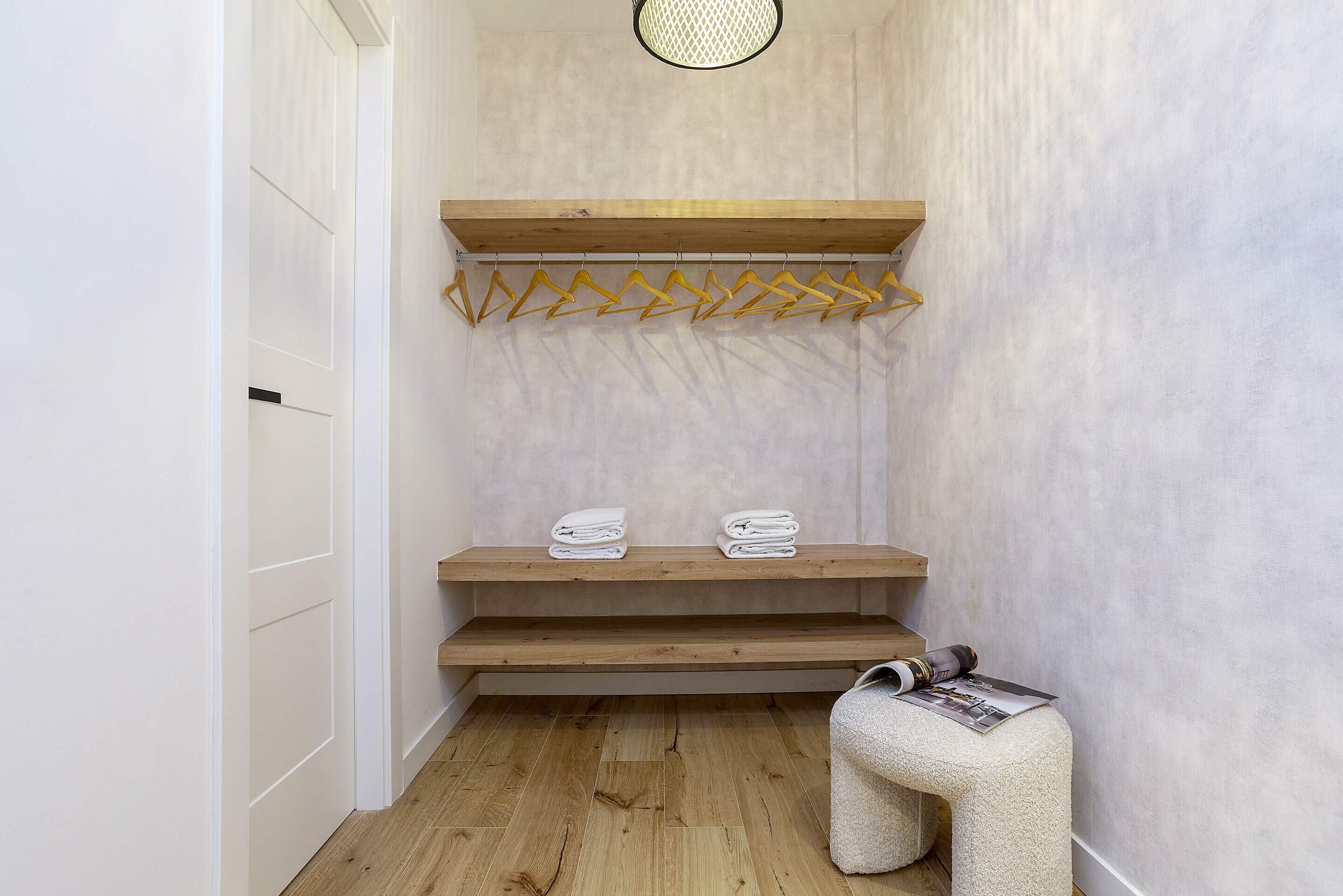 Apartment (3 Bedrooms) | 3 bedrooms, iron/ironing board, free WiFi, bed sheets