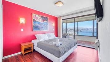 3 bedrooms, iron/ironing board, WiFi