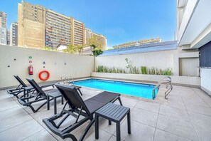 Pool - Central Isabel II with Pool, Wifi & AC near Metro Santa Isabel (Santiago)