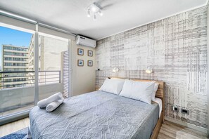 1 bedroom, iron/ironing board, WiFi - Central Isabel II with Pool, Wifi & AC near Metro Santa Isabel (Santiago)