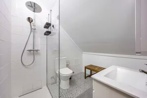 Shower, hair dryer, bidet, towels - Casa Vida Pura - Tavira (Tavira)