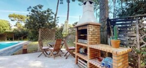 Outdoor dining - Luxury Villa Aroeira (Setúbal)