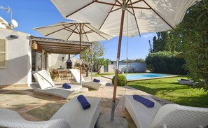 Outdoor dining - Beautiful Finca Just 1 km from Manacor (Manacor)