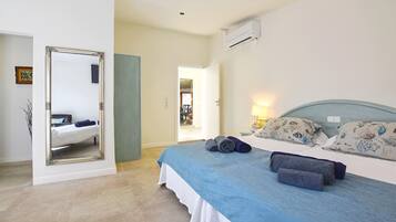 4 quartos, ferros/tábuas de passar roupa, Wi-Fi, roupa de cama