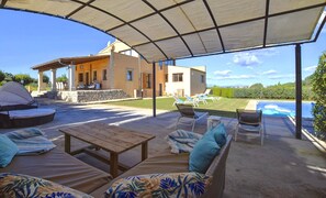 Outdoor dining - Enjoy the Tranquility and Charm of Mallorca’s Countryside (Illes Balears)