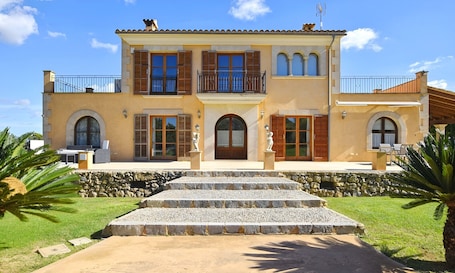 Exterior. Enjoy the Tranquility and Charm of Mallorca’s Countryside