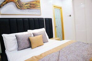 2 slaapkamers, een strijkplank/strijkijzer, internet