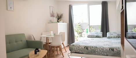 Bügeleisen/Bügelbrett, WLAN, Bettwäsche