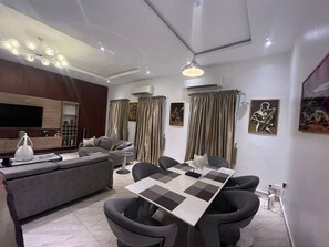 Unclassified image, 5 of 8, button