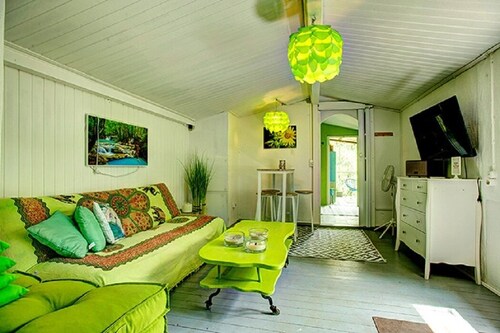 Haus GREENLAND inmitten grüner Natur, völlige Ruhe, super in grün ausgestattet