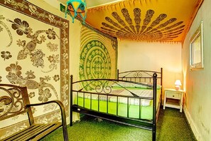 Caja fuerte, escritorio, tabla de planchar con plancha y wifi gratis