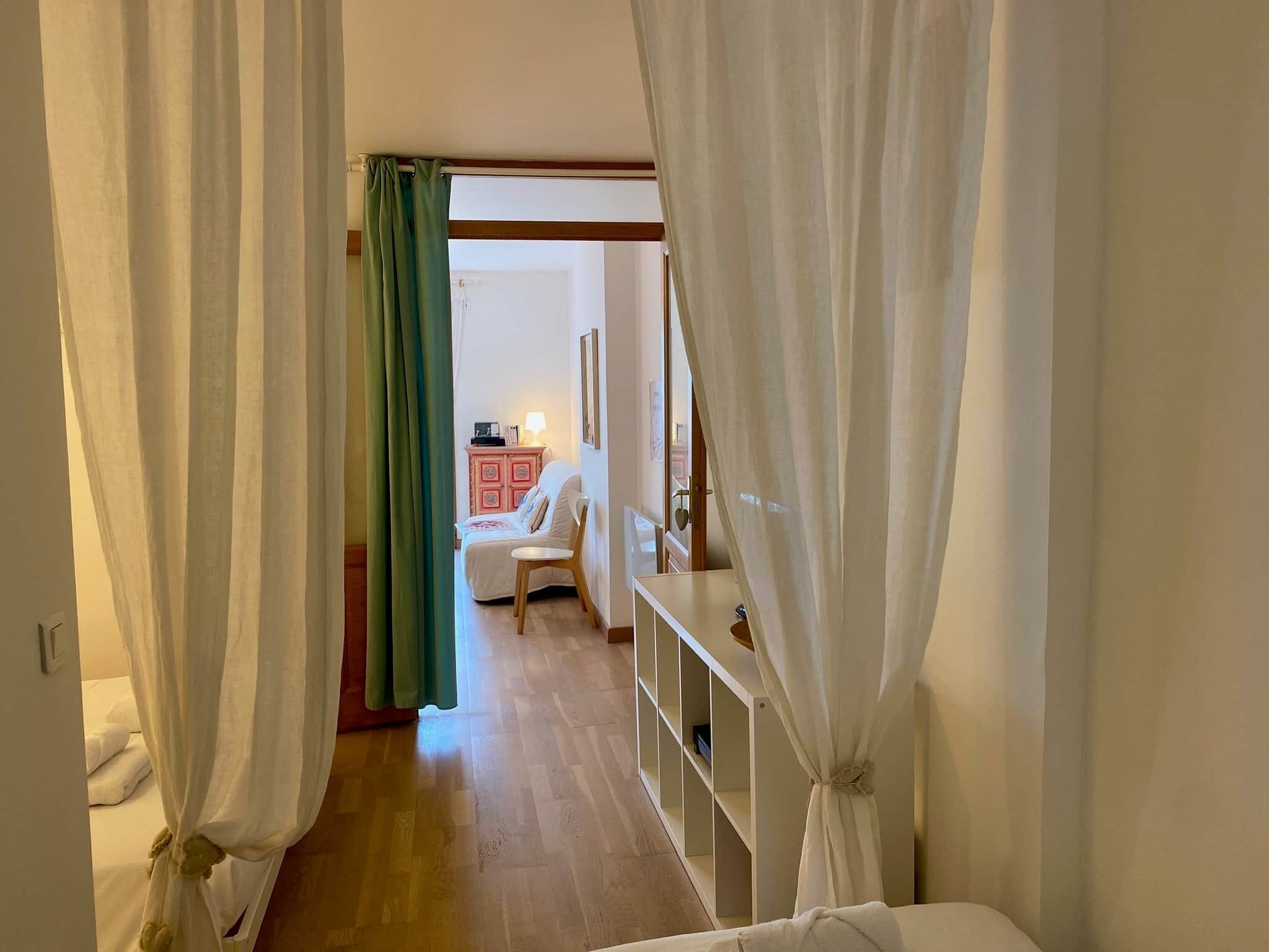 1 chambre, fer et planche à repasser, Wi-Fi, draps fournis